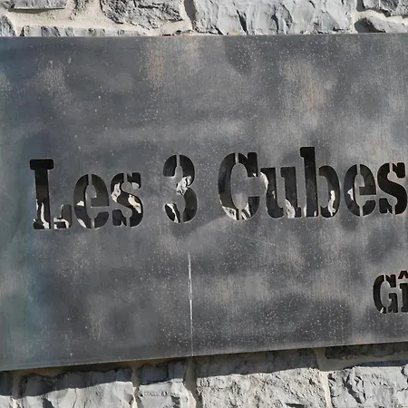 Les 3 Cubes Holiday home